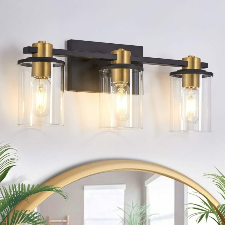 HOW TO MAKE A GUEST BATHROOM FEEL BIGGER